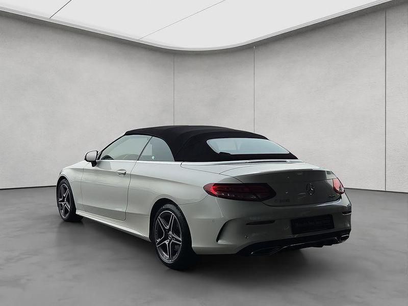 Gebraucht Mercedes C300 AMG 258 PS (189 kW) 2021 Weiß Cabrio