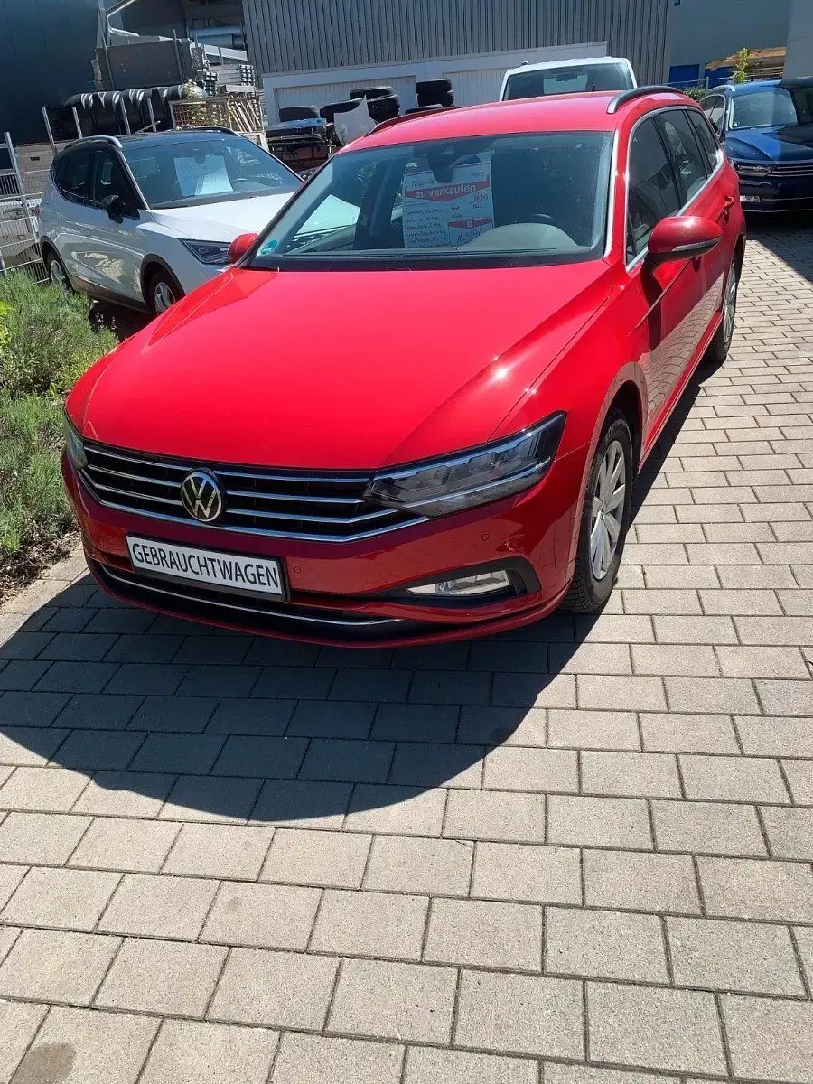 Second-hand VW Passat Business 122 CP (89 kW) 2023 Roșu Break