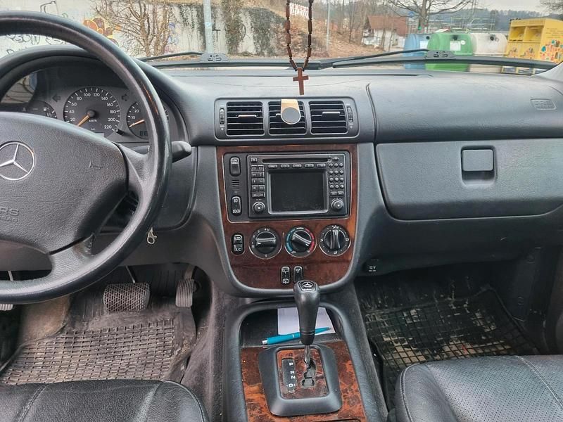 Gebraucht Mercedes ML320 218 PS (160 kW) 2001 Blau SUV