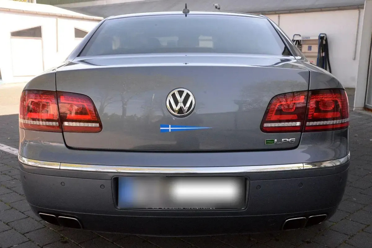 Second-hand VW Phaeton Exclusive 334 CP (245 kW) 2015 Gri Berlinǎ