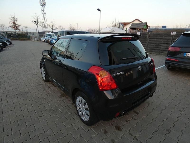 Usado Suzuki Swift 125 CV (91 kW) 2011 Negro Utilitario
