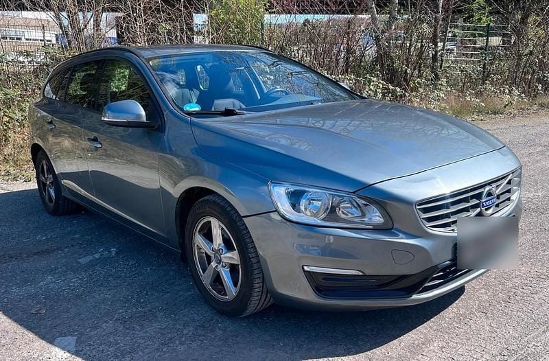 Gebraucht Volvo V60 120 PS (88 kW) 2018 Kombi