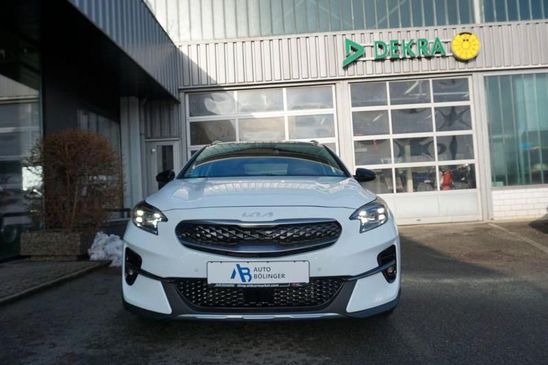 Gebraucht Kia XCeed Spirit 141 PS (103 kW) 2022 Weiß SUV