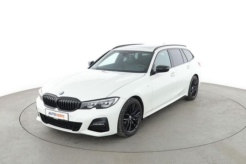 Weiß Gebraucht 2020 BMW 330 M Sport Kombi | 31.960 € - Bild 1/3