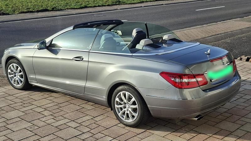 Gebraucht Mercedes E200 184 PS (135 kW) 2012 Grau Cabrio