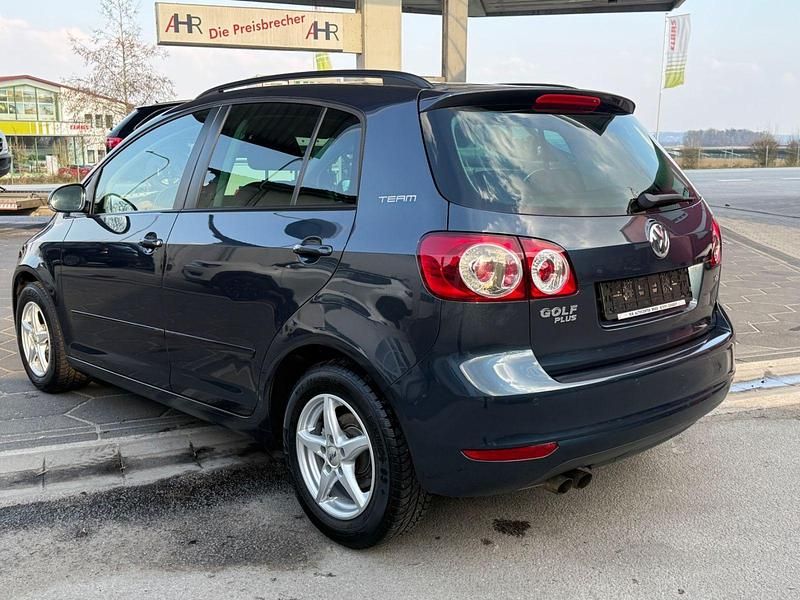 Gebraucht VW Golf VI Team 122 PS (89 kW) 2010 Blau Kleinwagen