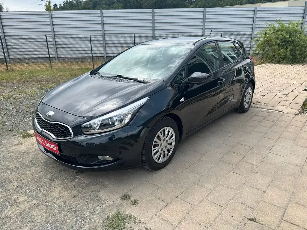 Gebraucht Kia Ceed Attract 99 PS (72 kW) 2013 Schwarz Kleinwagen