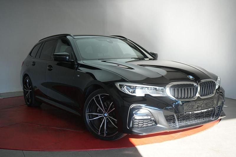 Schwarz Gebraucht 2022 BMW 320 M Sport Kombi | 35.990 € (Guter Preis) - Bild 1/4