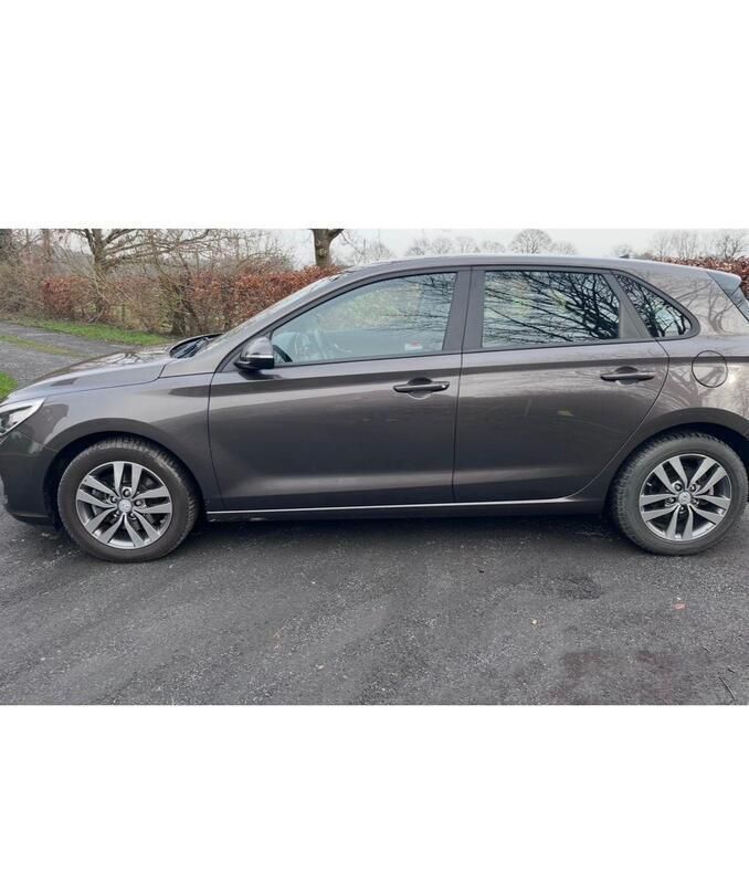 Braun Gebraucht 2018 Hyundai i30 Trend Limousine | 12.900 € (Guter Preis) - Bild 1/4