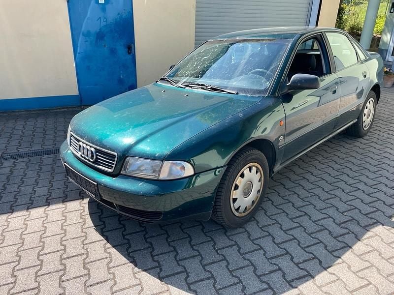 Second-hand Audi A4 106 CP (77 kW) 1996 Verde Berlinǎ