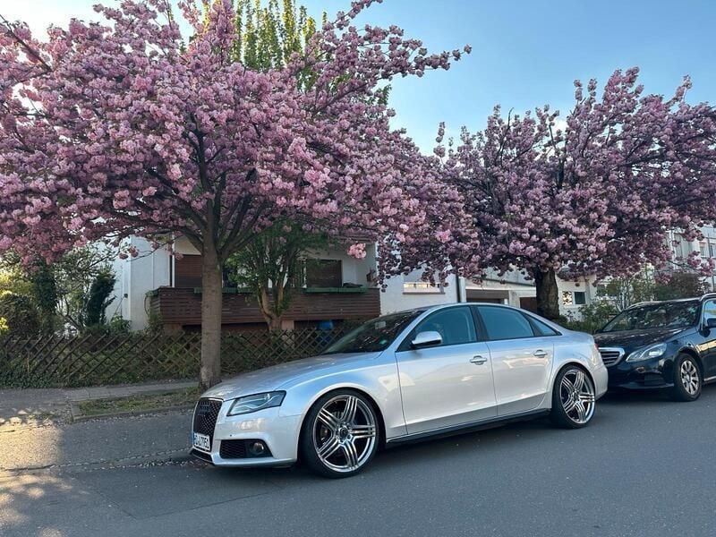Silber Gebraucht 2009 Audi A4 Limousine | 7.500 € - Bild 1/3
