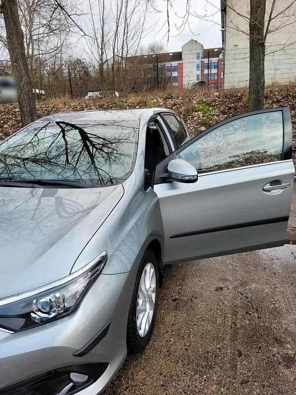 Gebraucht Toyota Auris 116 PS (85 kW) 2017 Grau Limousine