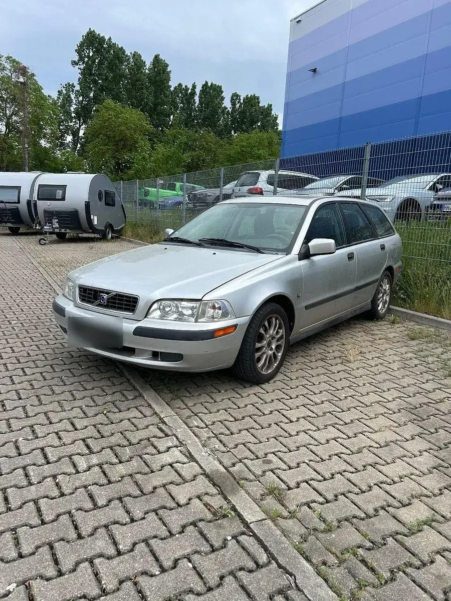 Gebraucht Volvo V40 122 PS (89 kW) 2002 Grau Kombi