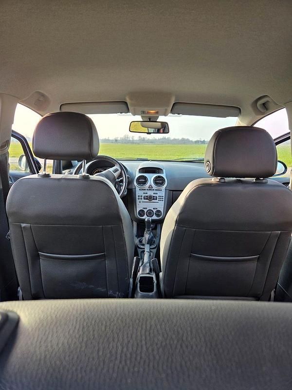 Gebraucht Opel Corsa 69 PS (50 kW) 2012 Schwarz Kleinwagen