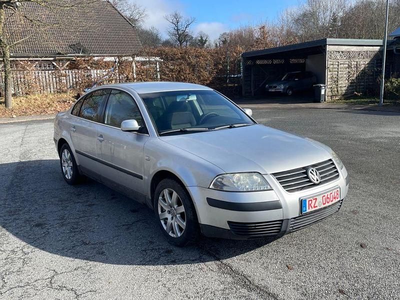 Gebraucht VW Passat Comfortline 102 PS (75 kW) 2003 Grau Limousine