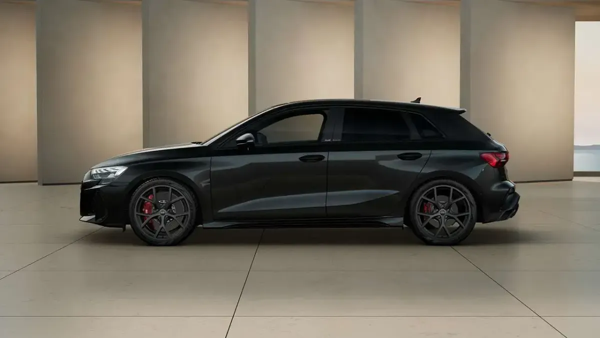 Neu Audi RS3 Sport 400 PS (294 kW) 2026 Mythosschwarz metallic Limousine