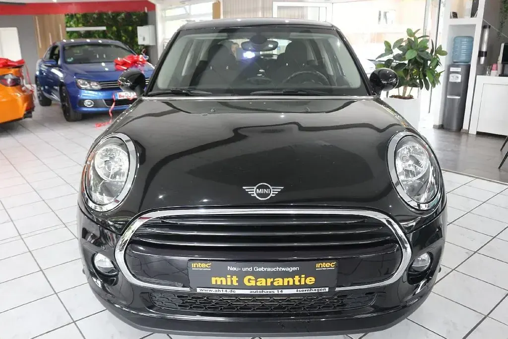 Używany Mini Cooper 136 KM (100 kW) 2018 Czarny Hatchback
