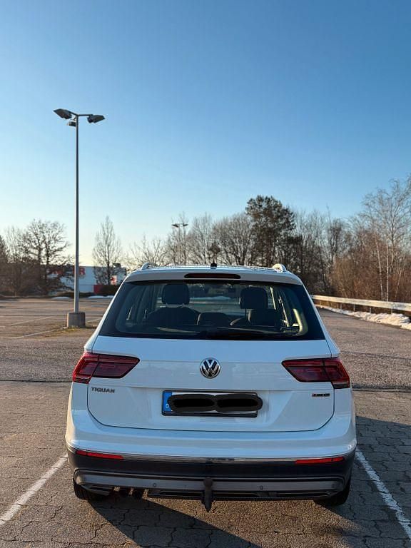 Gebraucht VW Tiguan Highline 150 PS (110 kW) 2019 Weiß SUV