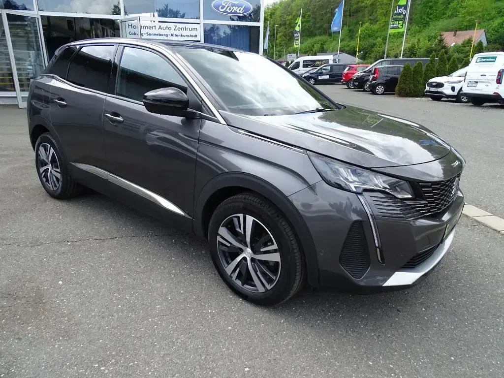 Gebraucht Peugeot 3008 Allure 131 PS (96 kW) 2023 Platinium grau metallic SUV