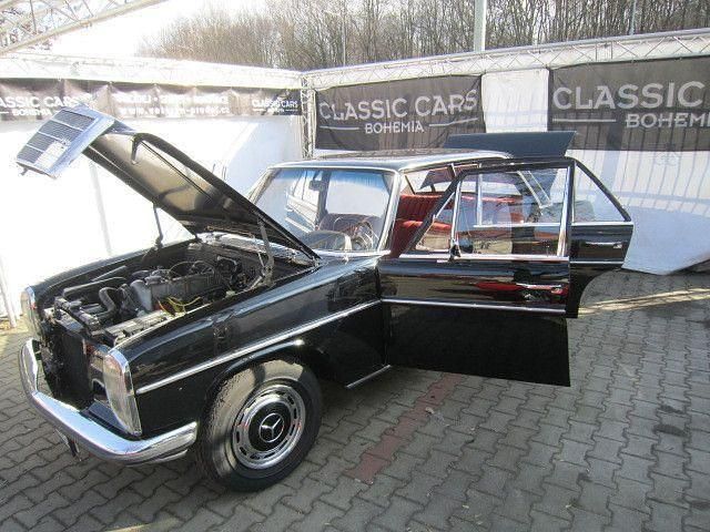 Gebraucht Mercedes W115 105 PS (77 kW) 1969 Schwarz Limousine