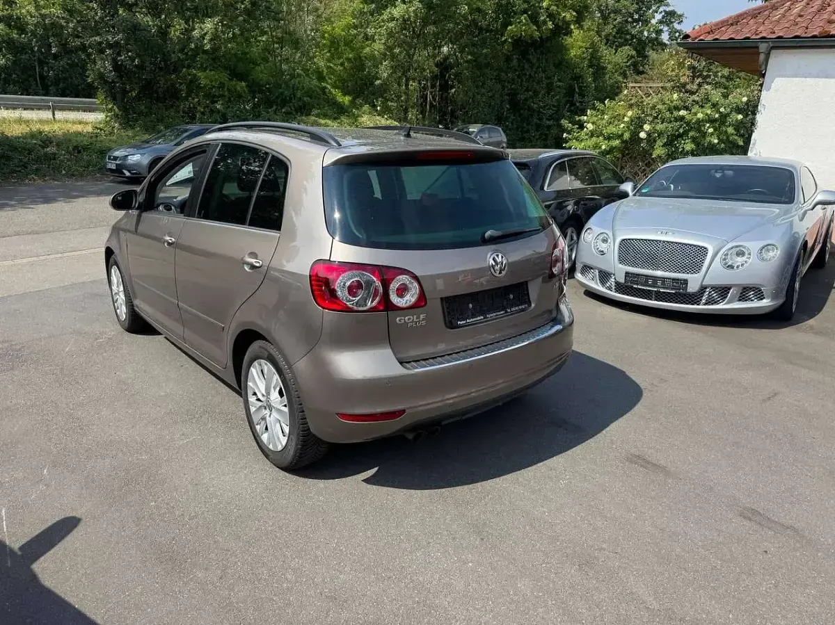 Gebraucht VW Golf VII Life 122 PS (89 kW) 2014 Kaschmirbraun metallic Kleinwagen