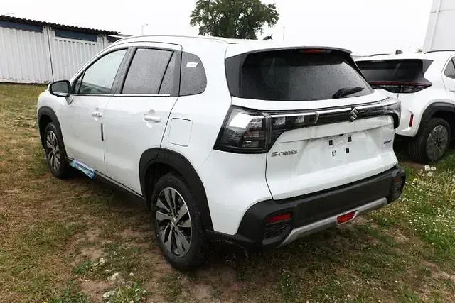 Neu Suzuki SX4 S-Cross Comfort+ 110 PS (80 kW) 2026 Cool white pearl metallic cool white pearl metallic SUV