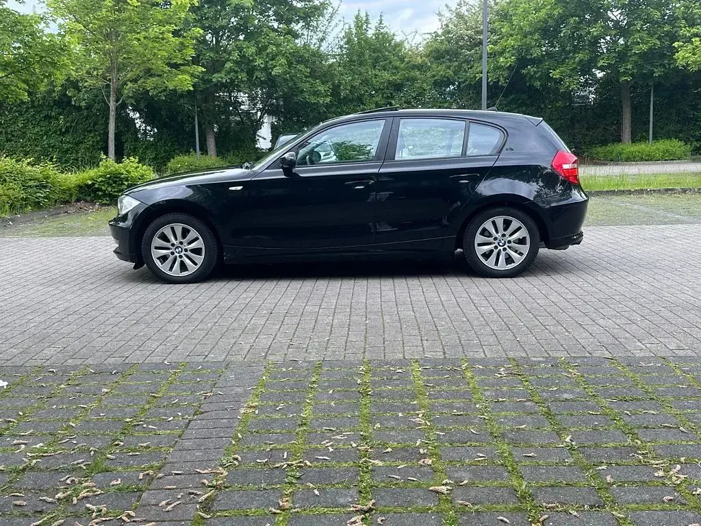 Gebraucht BMW 118 143 PS (105 kW) 2009 Schwarz Kleinwagen