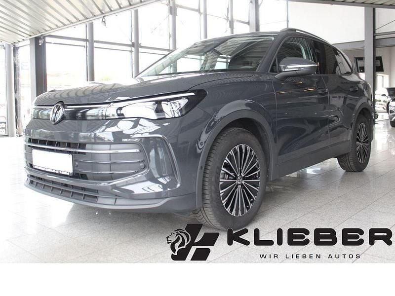 Grau Gebraucht 2024 VW Tiguan Life SUV | 30.640 € (Guter Preis) - Bild 1/4