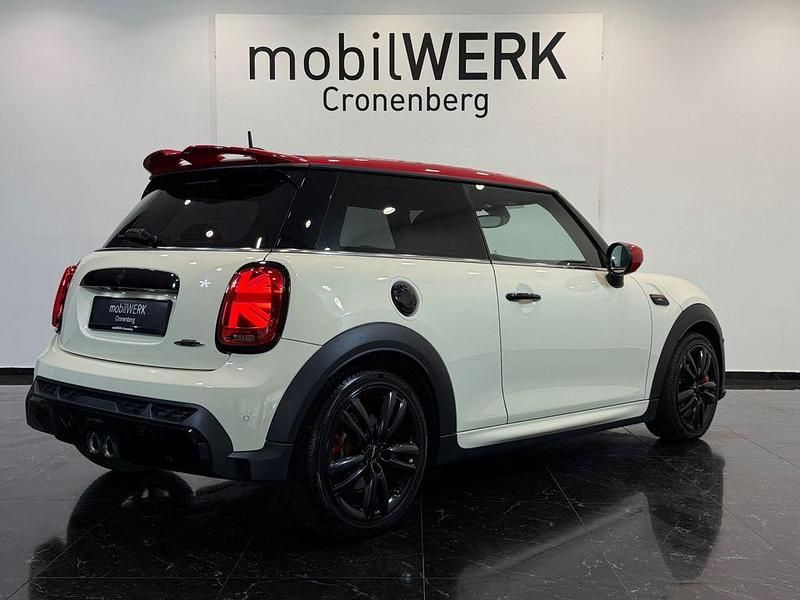 Gebraucht Mini John Cooper Works 231 PS (169 kW) 2022 Pepper white Kleinwagen