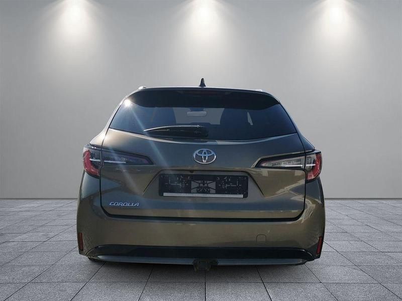 Gebraucht Toyota Corolla Basis 116 PS (85 kW) 2019 Manganbronze metallic Limousine