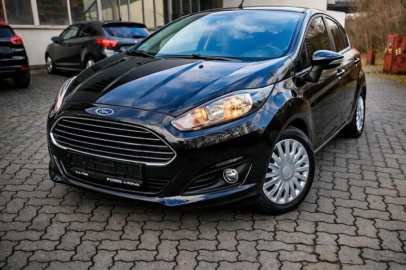 Gebraucht Ford Fiesta 80 PS (58 kW) 2014 Schwarz Kleinwagen