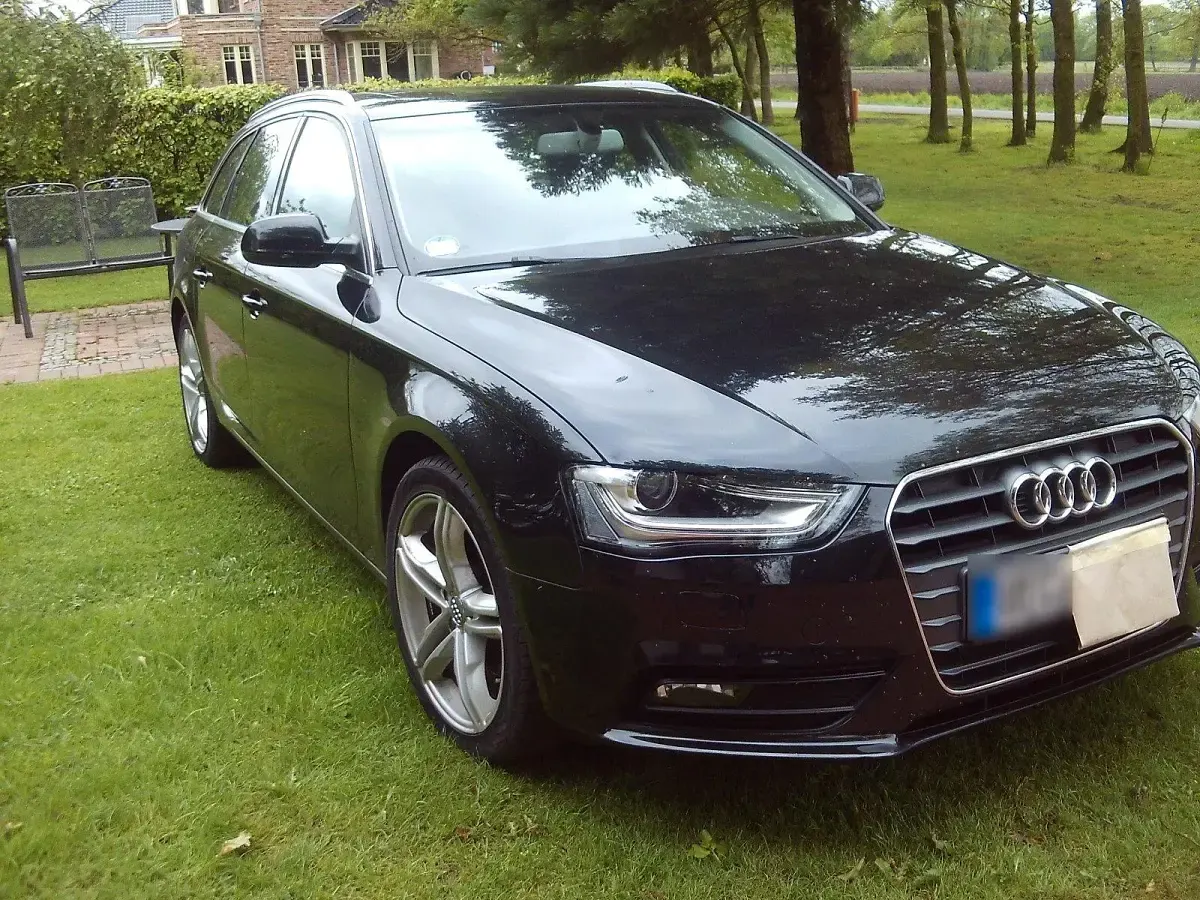 Gebraucht Audi A4 143 PS (105 kW) 2012 Schwarz Kombi
