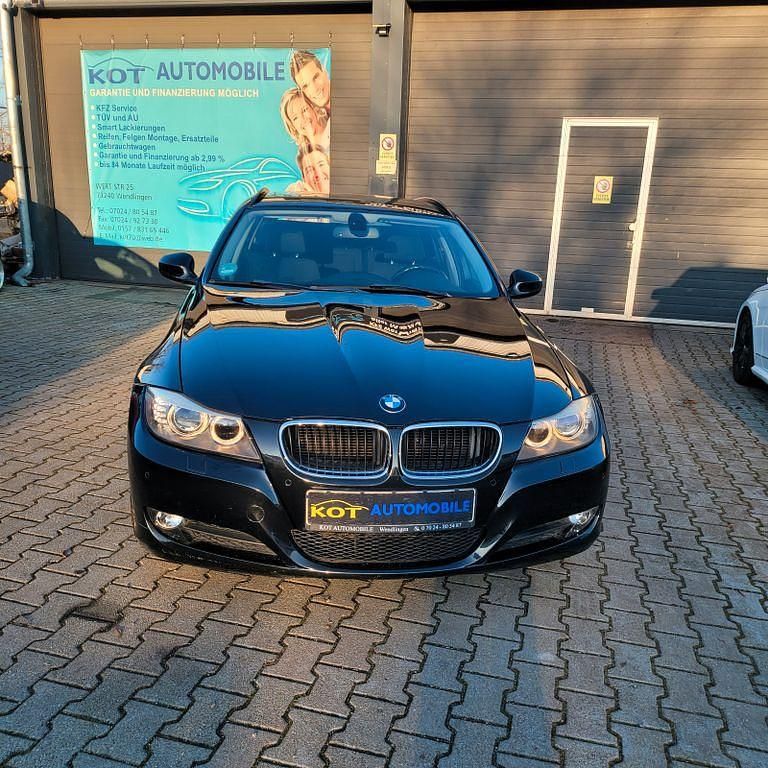 Gebraucht BMW 320 Exclusive 170 PS (125 kW) 2010 Blau Kombi