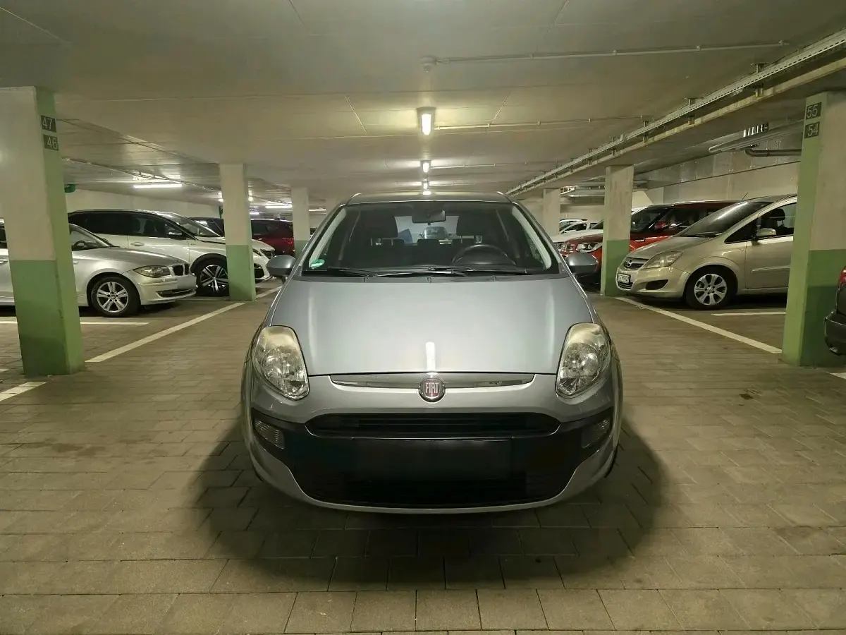 Gebraucht Fiat Punto Evo 77 PS (56 kW) 2012 Grau Kleinwagen
