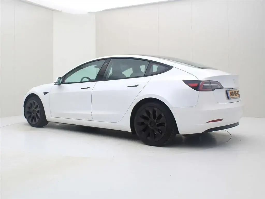 Usado Tesla Model 3 Standard Range 225 kW (306 CV) 2021 Blanco Berlina