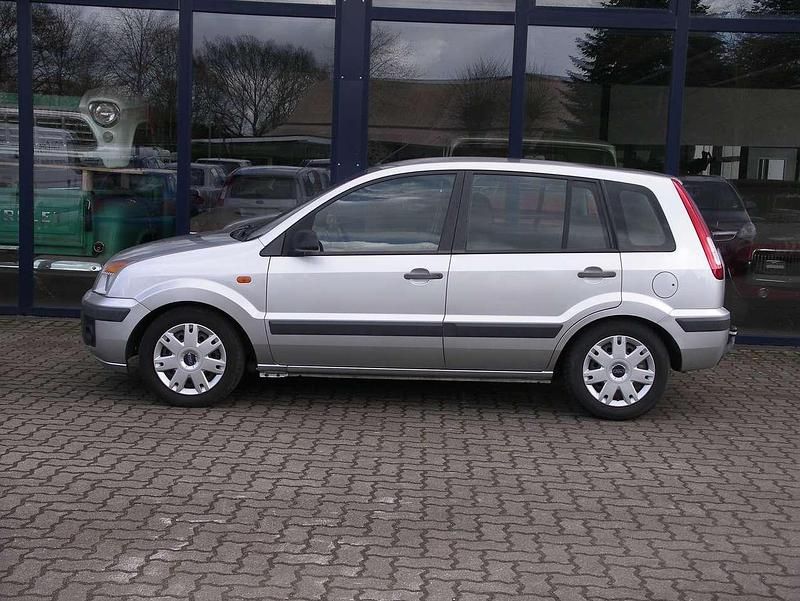 Gebraucht Ford Fusion 90 PS (66 kW) 2005 Polarsilber metallic Kleinwagen