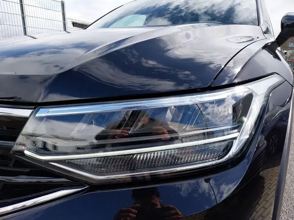 Second-hand VW Tiguan R-line 150 CP (110 kW) 2023 Negru SUV