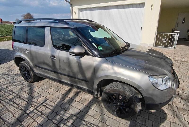Gebraucht Skoda Yeti 110 PS (80 kW) 2011 Grau SUV