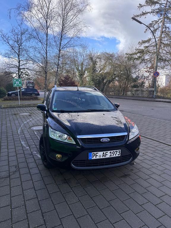 Gebraucht Ford Focus 109 PS (80 kW) 2010 Schwarz Limousine
