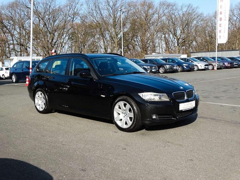 Schwarz ii Gebraucht 2012 BMW 318 Kombi | 5.180 € (Fairer Preis) - Bild 1/4