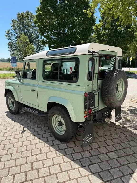 Gebraucht Land Rover Defender Heritage 122 PS (89 kW) 2016 Grün SUV