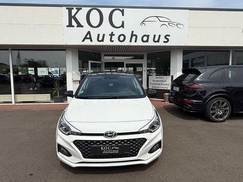 Schwarz Gebraucht 2020 Hyundai i20 Advantage Limousine | 14.800 € (Fairer Preis) - Bild 1/4