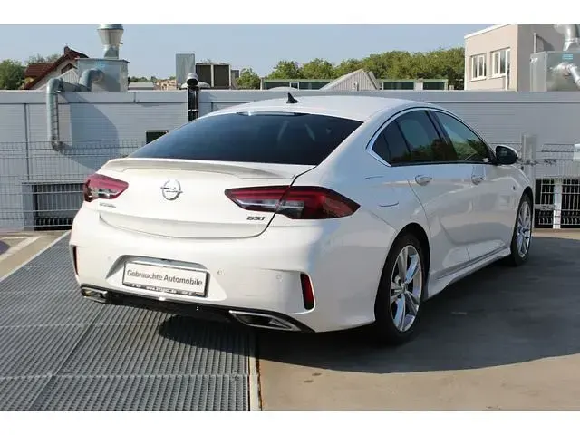 Gebraucht Opel Insignia Sport 209 PS (153 kW) 2018 Weiß Limousine