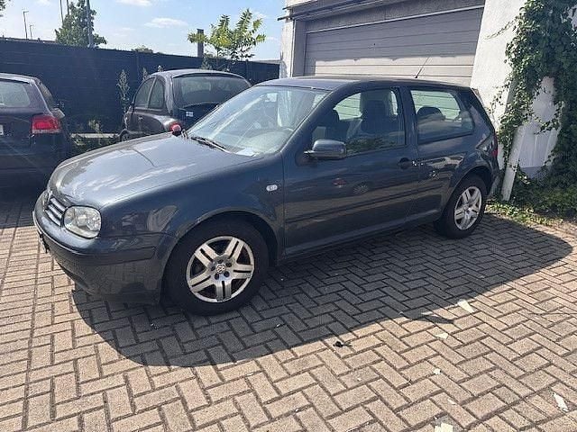 Grau Gebraucht 2002 VW Golf IV Limousine | 899 € (Superpreis) - Bild 1/1
