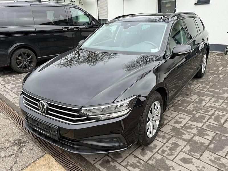 Gebraucht VW Passat Conceptline 122 PS (89 kW) 2023 Deep black perleffekt Kombi