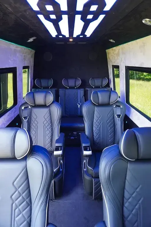 Gebraucht Mercedes Sprinter 190 PS (139 kW) 2025 Schwarz Van