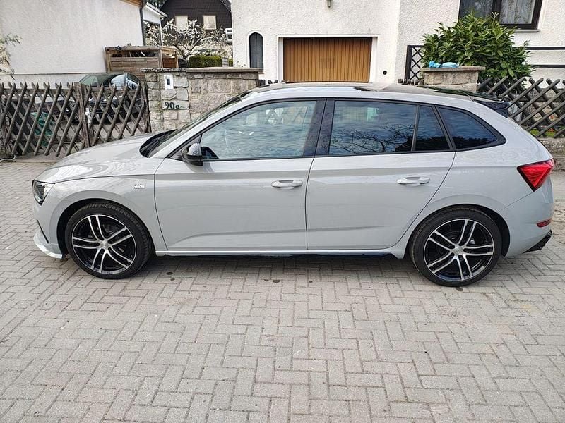 Gebraucht Skoda Scala 190 PS (139 kW) 2022 Grau Kleinwagen