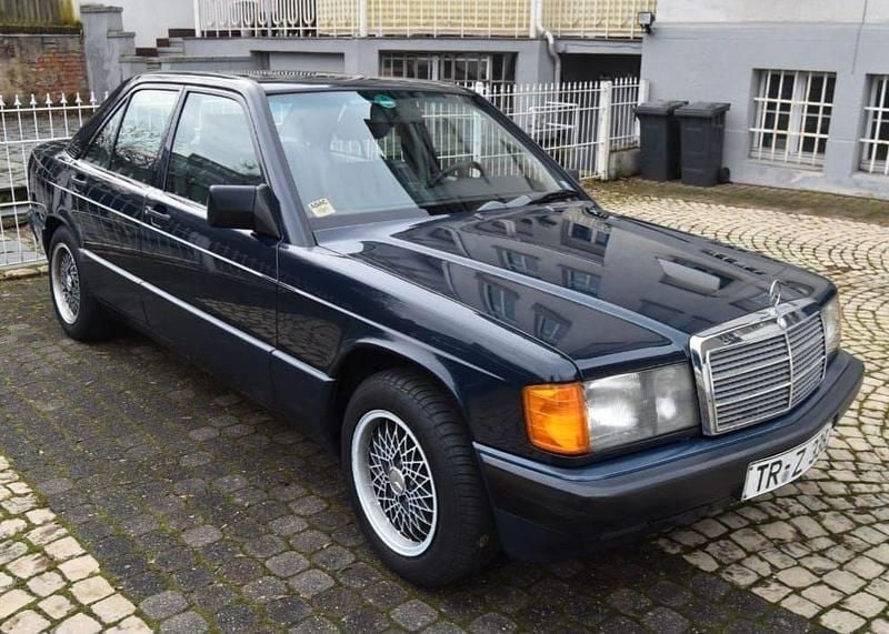 Gebraucht Mercedes 190 109 PS (80 kW) 1990 Blau Limousine