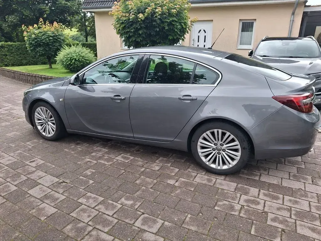 Gebraucht Opel Insignia Edition 170 PS (125 kW) 2016 Grau Limousine