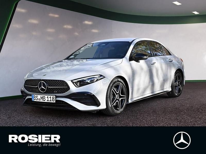 Grau / manufaktur alpingrau Gebraucht 2025 Mercedes A180 Advanced Plus Limousine | 38.250 € - Bild 1/4